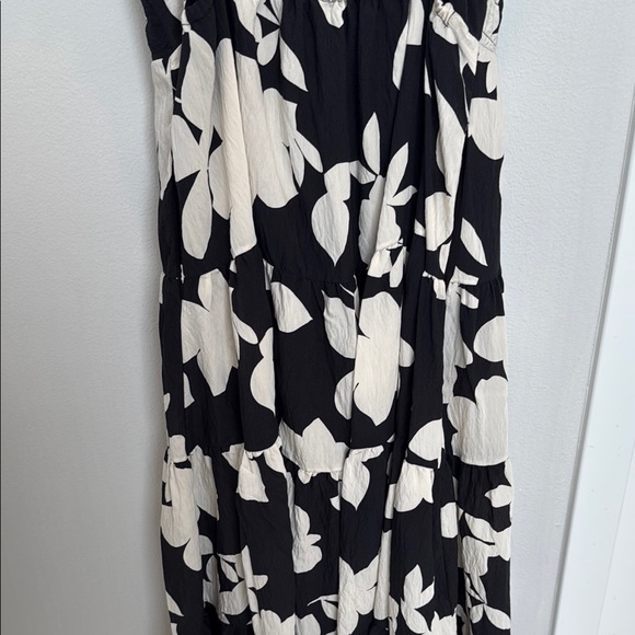 Anthropologie Black and Ivory Floral Print  Maxi Dress with Open Low Back - Picture 12 of 14